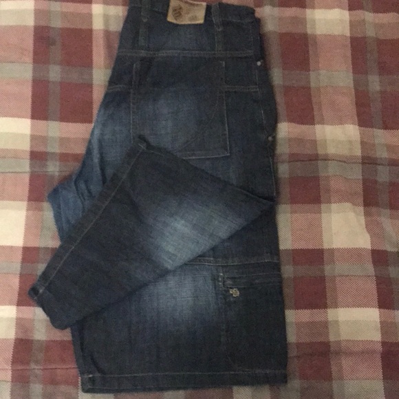 Clothing - Picture 2 of 8